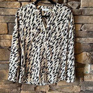 Calvin Klein long sleeve button up blouse. White, black and tan print size small